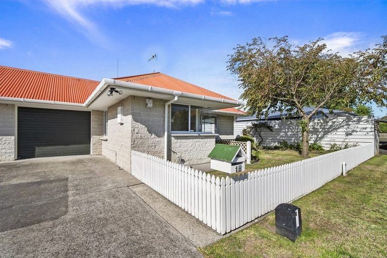 Photo of property in 1b Hendon Place, West End, Palmerston North, 4412