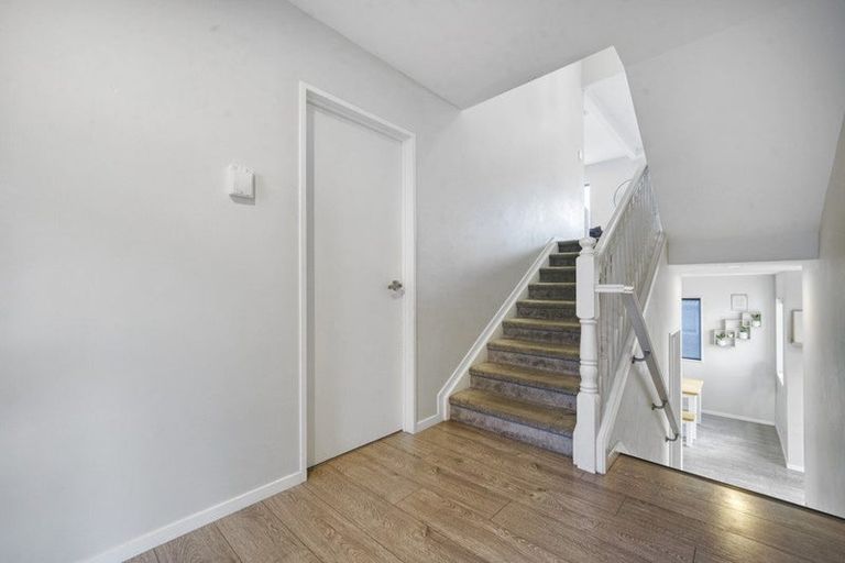Photo of property in 62 Keri Vista Rise, Papakura, 2110