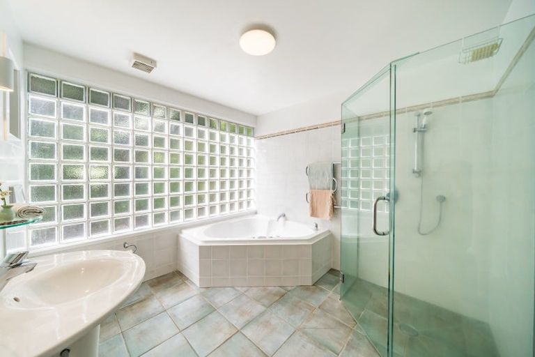 Photo of property in 28 Ngaumatau Road, Point Howard, Lower Hutt, 5013