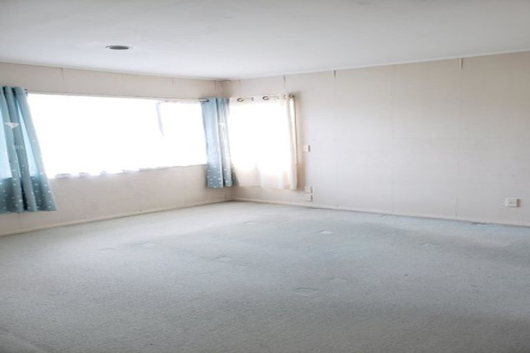 Photo of property in 1/1 Emma Court, Northpark, Auckland, 2013