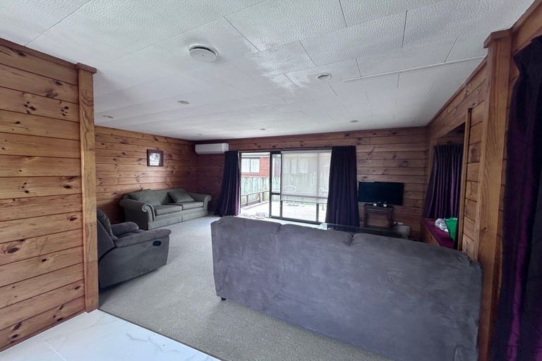 Photo of property in 145 Botany Road, Botany Downs, Auckland, 2010