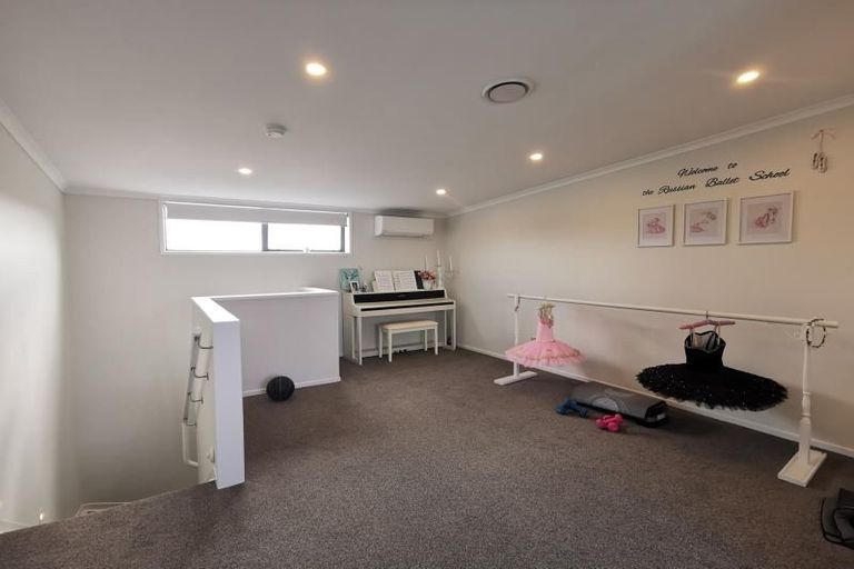 Photo of property in 176 Hobsonville Point Road, Hobsonville, Auckland, 0616