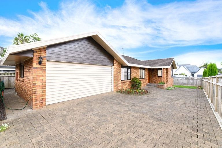 Photo of property in 2/22 Woodbridge Lane, Milford, Auckland, 0620
