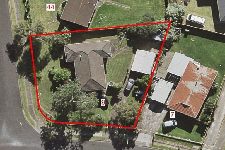 Photo of property in 9 Staverton Crescent, Mangere, Auckland, 2022