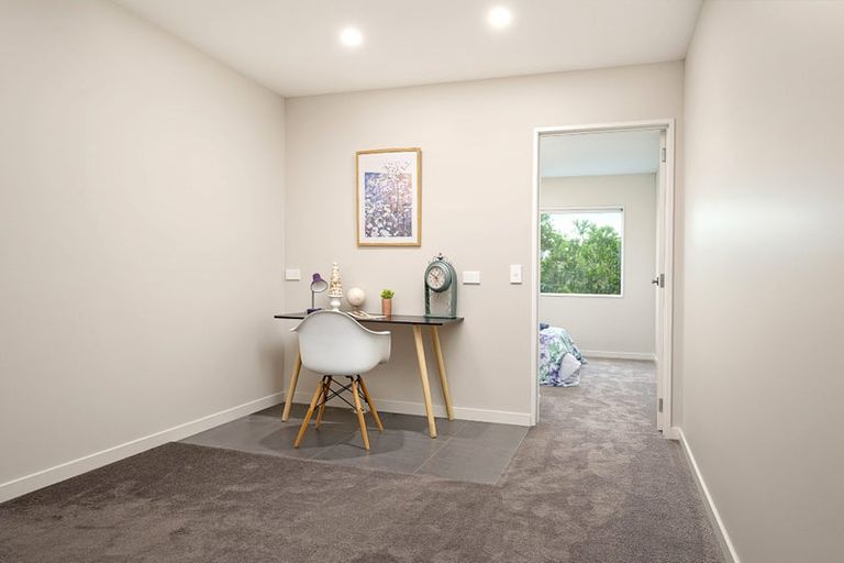 Photo of property in 220 Forest Hill Road, Waiatarua, Auckland, 0612