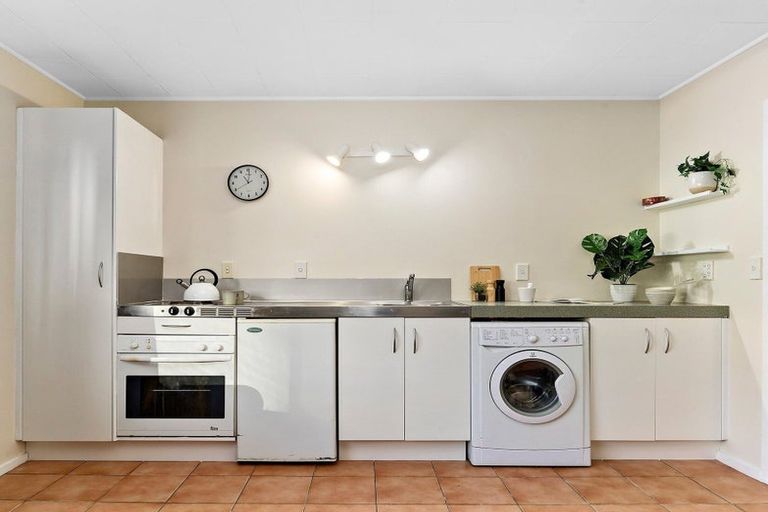 Photo of property in 1/52 Russell Terrace, Berhampore, Wellington, 6023