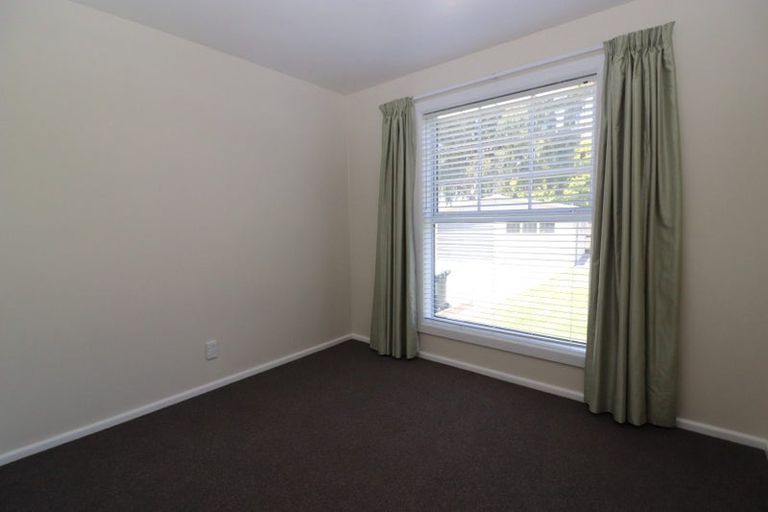 Photo of property in 5 Davidson Crescent, Hornby, Christchurch, 8042