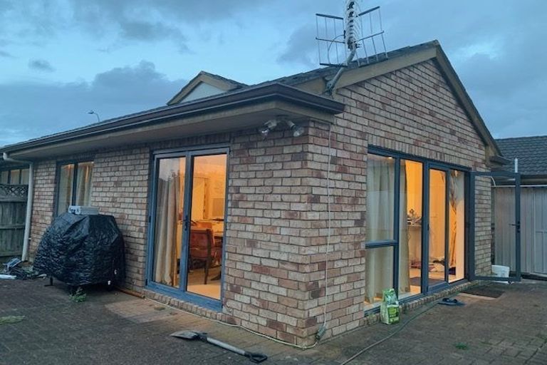 Photo of property in 86 Burswood Drive, Burswood, Auckland, 2013