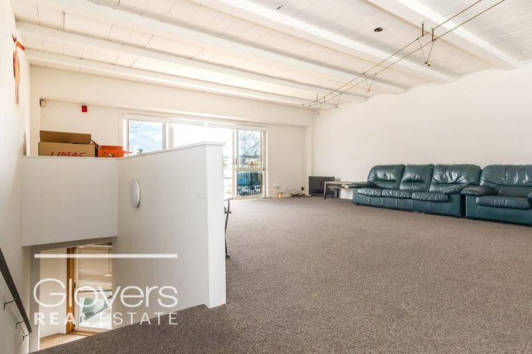 Photo of property in 10 Captain Scott Road, Glen Eden, Auckland, 0602