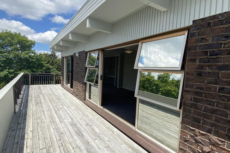 Photo of property in 6 Barnhill Crescent, Pahurehure, Papakura, 2113