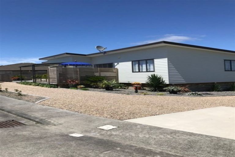Photo of property in 12 Ocean View Rise, Ruakaka, 0116
