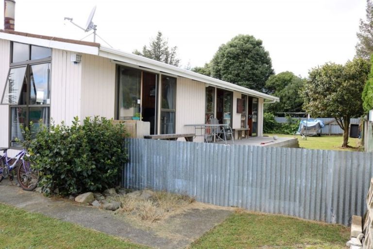 Photo of property in 43 Strathmore Avenue, Levin, 5510