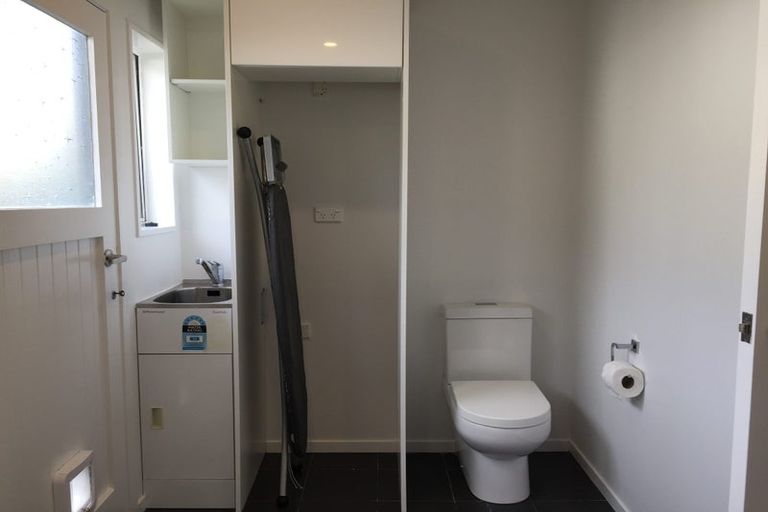 Photo of property in 19a Mantell Street, Seatoun, Wellington, 6022