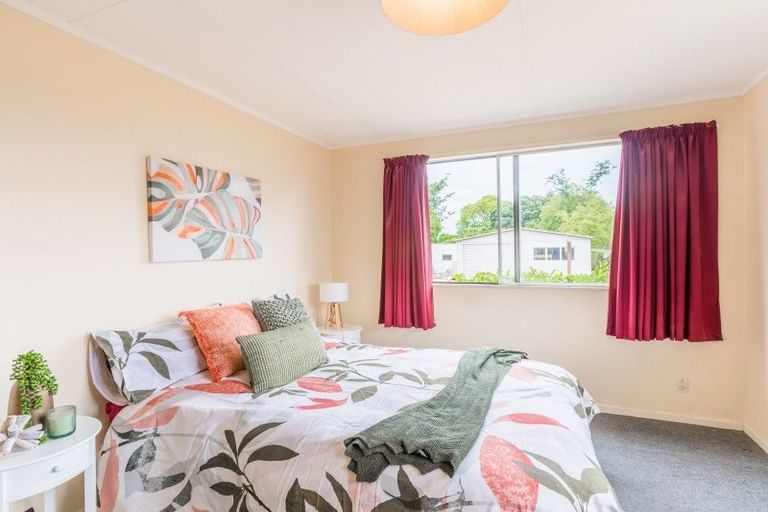 Photo of property in 9 Cypress Grove, Paraparaumu, 5032