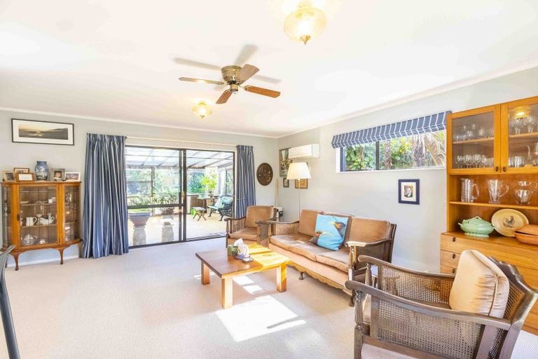 Photo of property in 3 The Avenue, Paraparaumu Beach, Paraparaumu, 5032