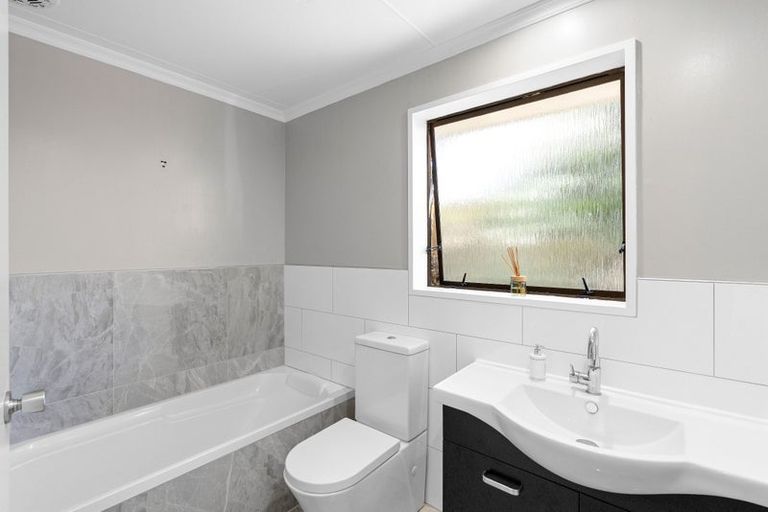 Photo of property in 14 Matipo Street, Levin, 5510