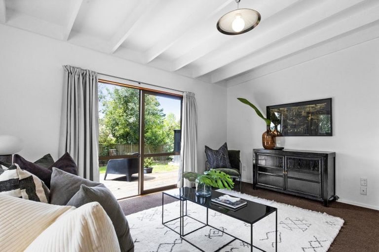 Photo of property in 72 Lucknow Road, Havelock North, 4130