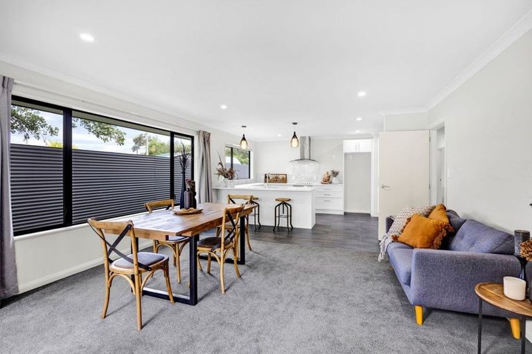 Photo of property in 1 Douglas Street, Hawera, 4610