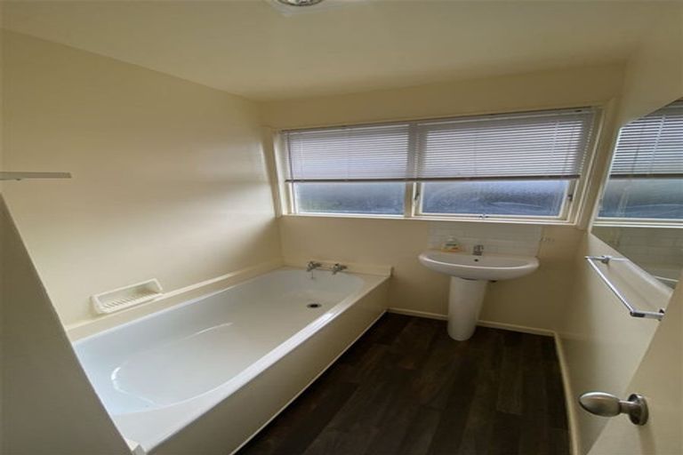 Photo of property in 38 Kuaka Crescent, Bromley, Christchurch, 8062