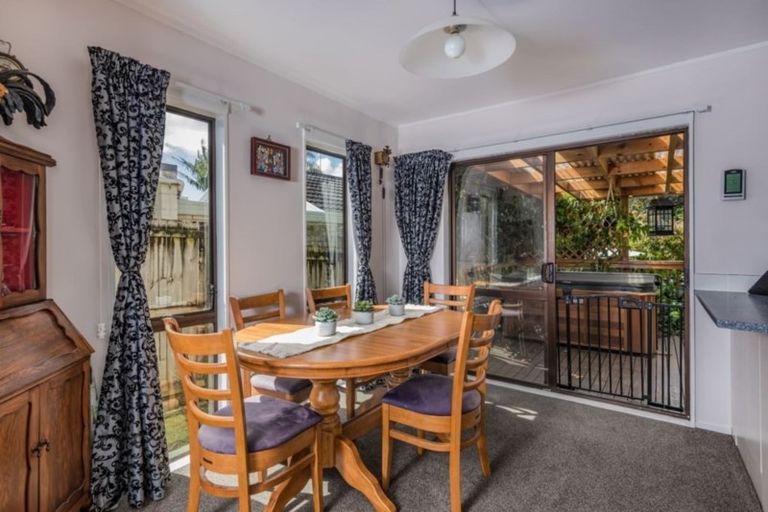 Photo of property in 14 Fairway Drive, Kerikeri, 0230