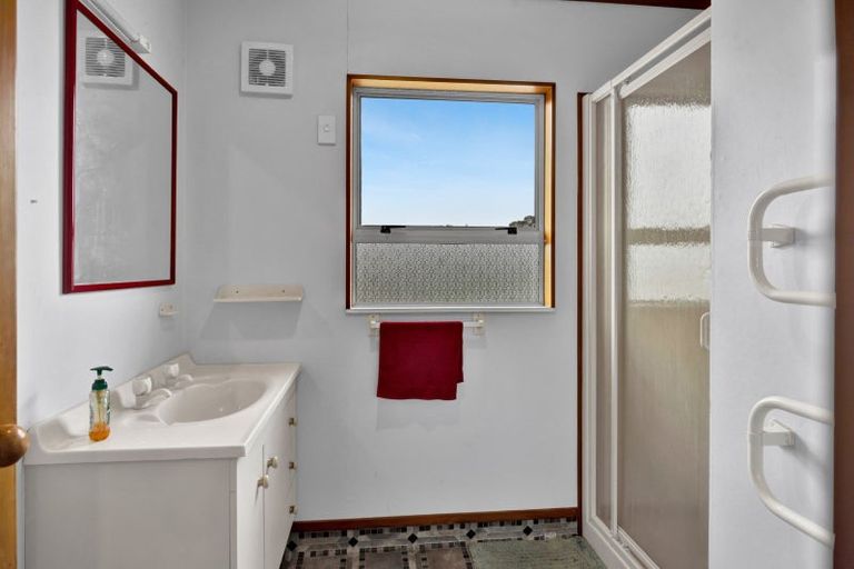 Photo of property in 11 Dieffenbach Street, Opunake, 4616