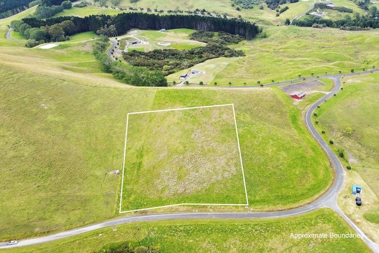 Photo of property in 10 Barnfield Road, Kaiwaka, 0573