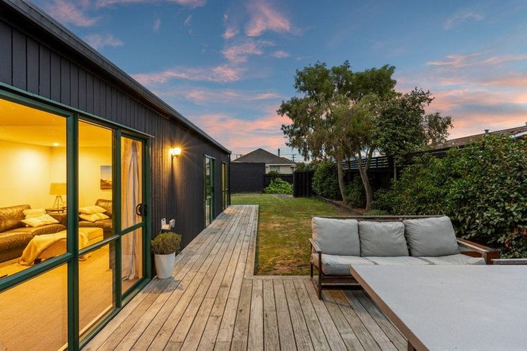 Photo of property in 3 Chilton Drive, Mairehau, Christchurch, 8052