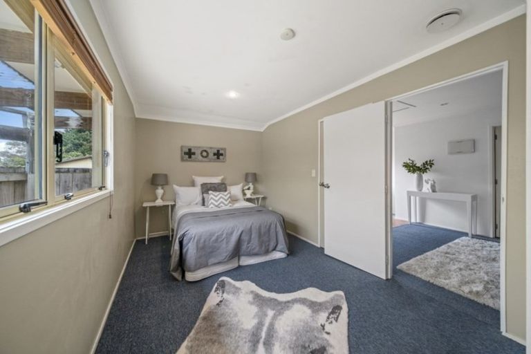 Photo of property in 42a Lisa Rise, Half Moon Bay, Auckland, 2012