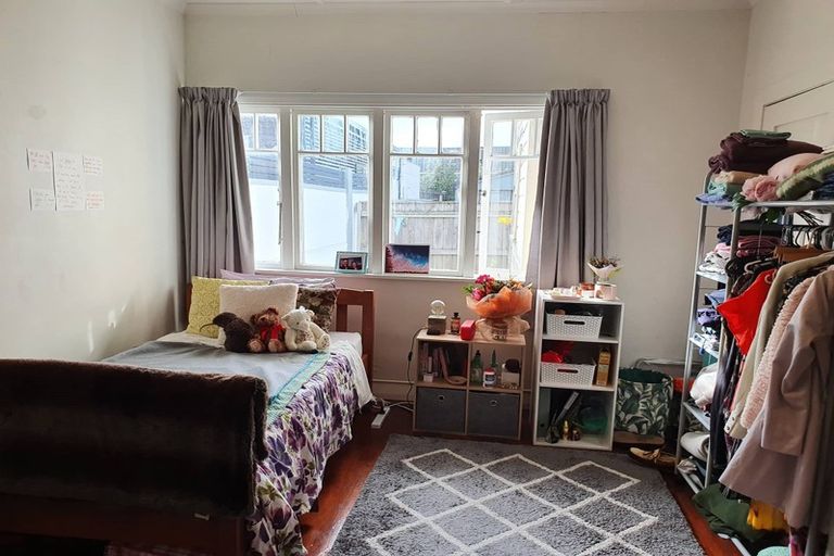 Photo of property in 147a Onepu Road, Lyall Bay, Wellington, 6022