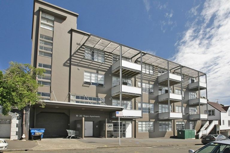 Photo of property in Vespa Apartments, 405/20 Hanson Street, Mount Cook, Wellington, 6021