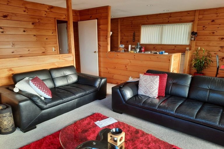 Photo of property in 2/70 Juniper Road, Sunnynook, Auckland, 0632