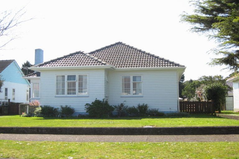 Photo of property in 23 Cornwall Street, Brooklands, New Plymouth, 4310