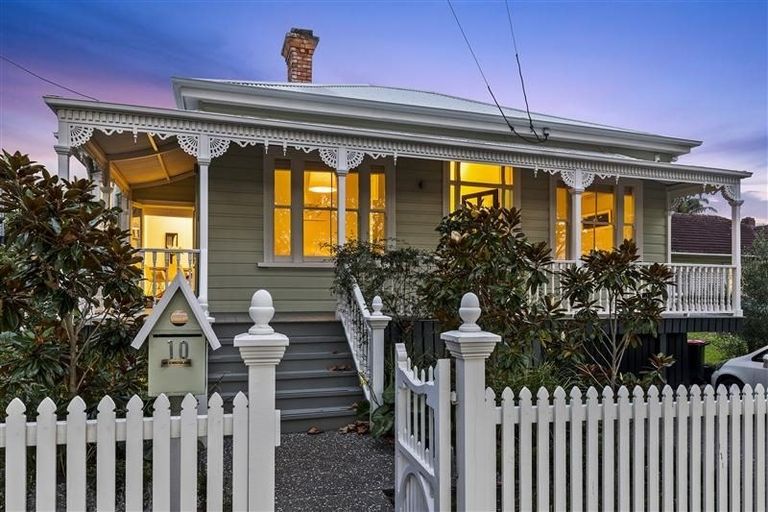 Photo of property in 10 Castle Street, Grey Lynn, Auckland, 1021