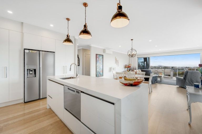 Photo of property in 126d Sandspit Road, Shelly Park, Auckland, 2014