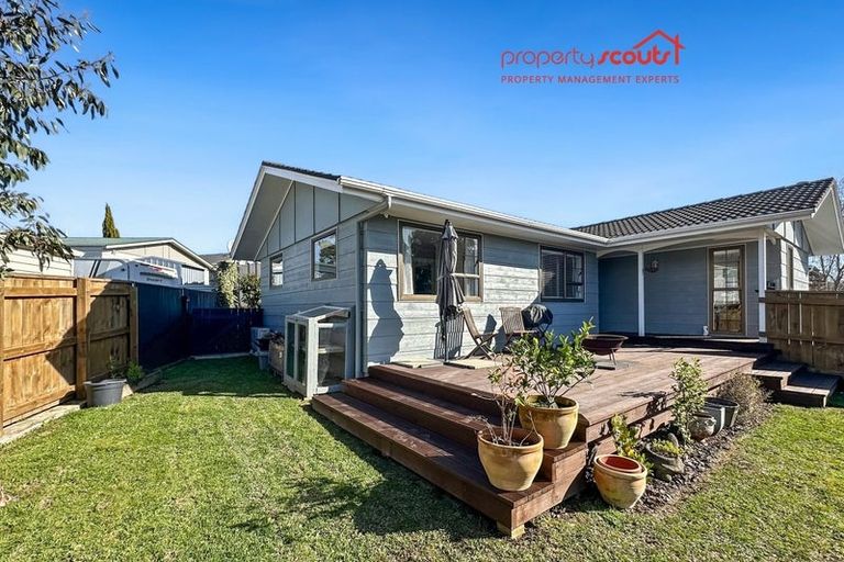 Photo of property in 2 Whitechapel Grove, Stokes Valley, Lower Hutt, 5019