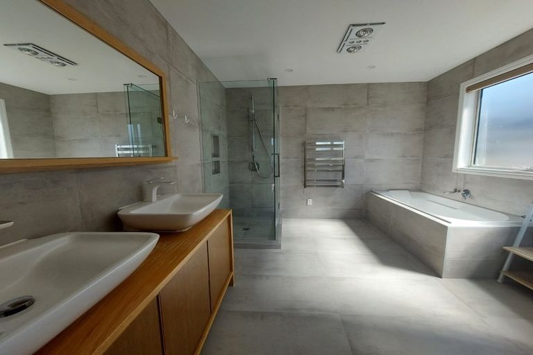 Photo of property in 11 Rathmullen Place, Pinehill, Auckland, 0632