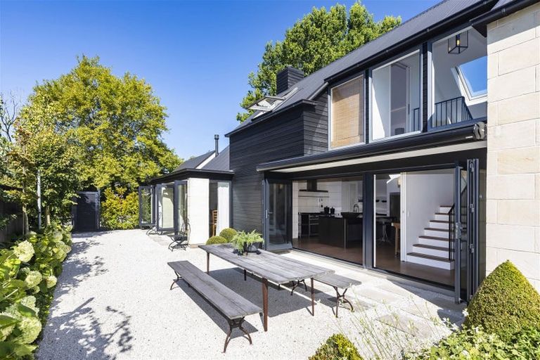 Photo of property in 15b Waiwetu Street, Fendalton, Christchurch, 8052