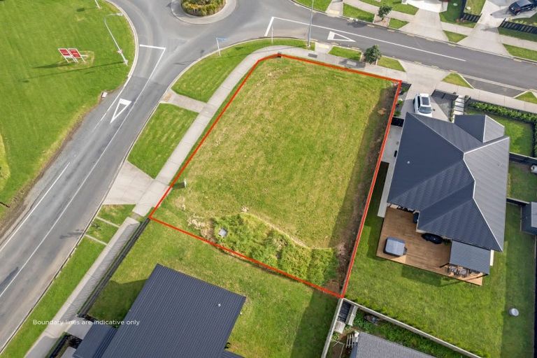 Photo of property in 2 Orawahi Road, Glenbrook, 2681