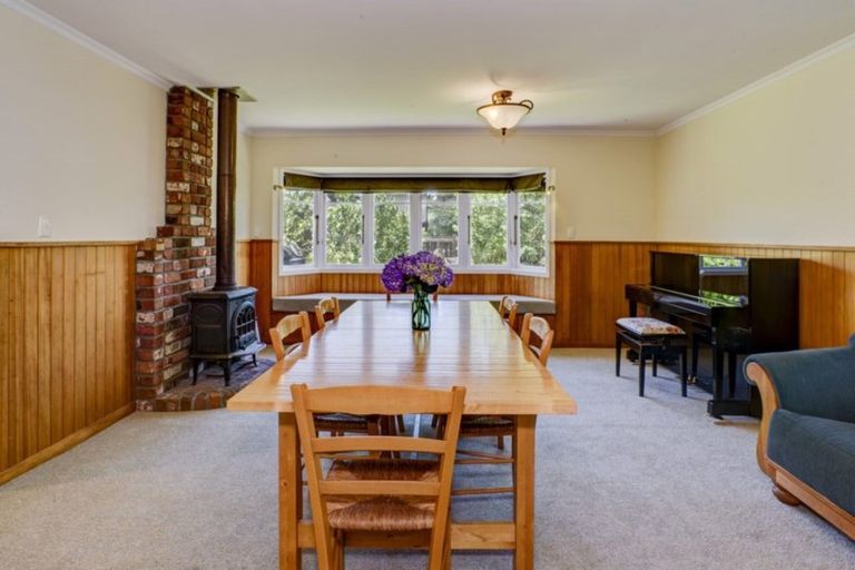 Photo of property in 4 Smith Road, Merrilands, New Plymouth, 4312