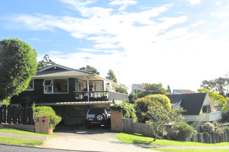 Photo of property in 8 Pickwick Parade, Mellons Bay, Auckland, 2014