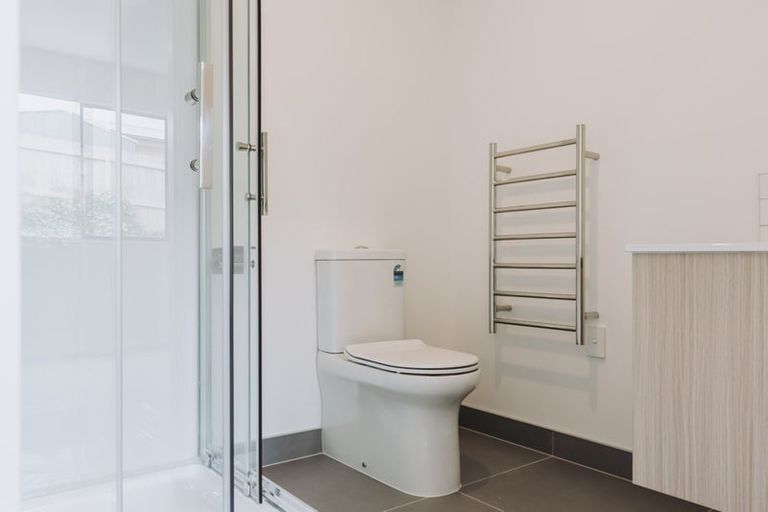 Photo of property in 28 Tukari Lane, Mangere Bridge, Auckland, 2022