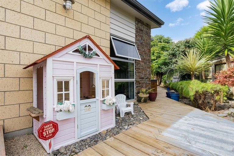 Photo of property in 208 Mazengarb Road, Paraparaumu, 5032