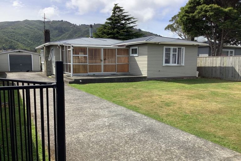 Photo of property in 35 Dover Road, Wainuiomata, Lower Hutt, 5014