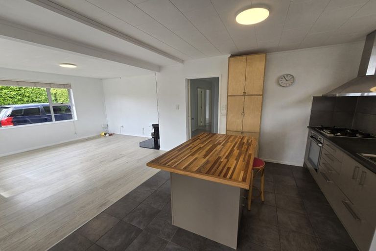 Photo of property in 4 Kiwi Road, Raumati Beach, Paraparaumu, 5032