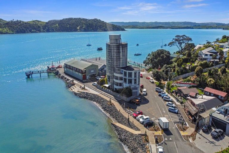 Photo of property in 88 Wallis Street, Raglan, 3225