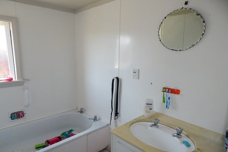 Photo of property in 13 Russell Street, Westport, 7825