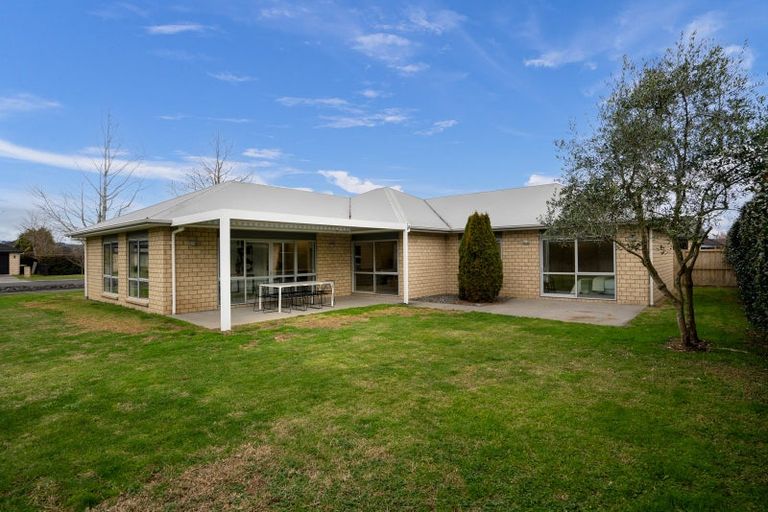 Photo of property in 35 Carnation Court, Cambridge, 3434