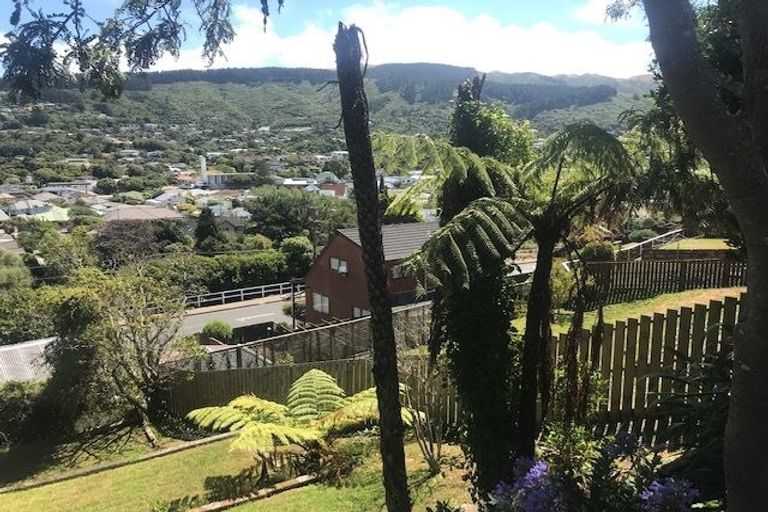 Photo of property in 27 Tawa Terrace, Tawa, Wellington, 5028