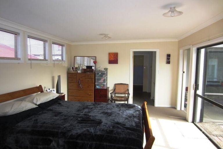 Photo of property in 52 Oxford Street, Tawa, Wellington, 5028