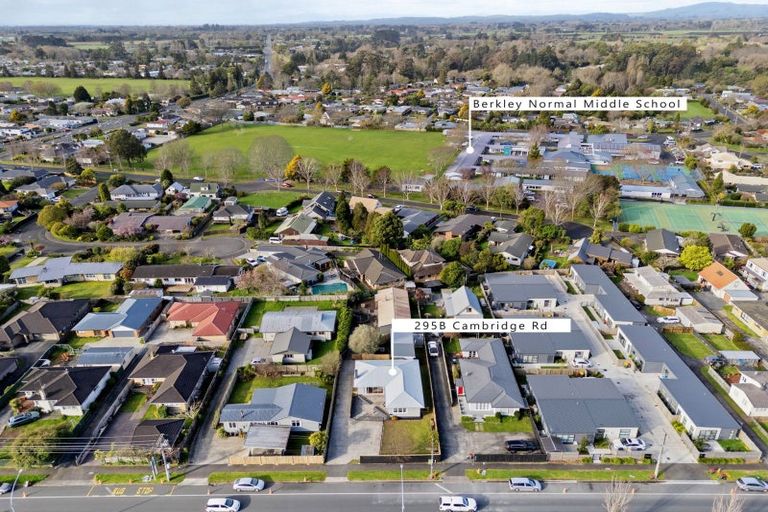 Photo of property in 295b Cambridge Road, Hillcrest, Hamilton, 3216